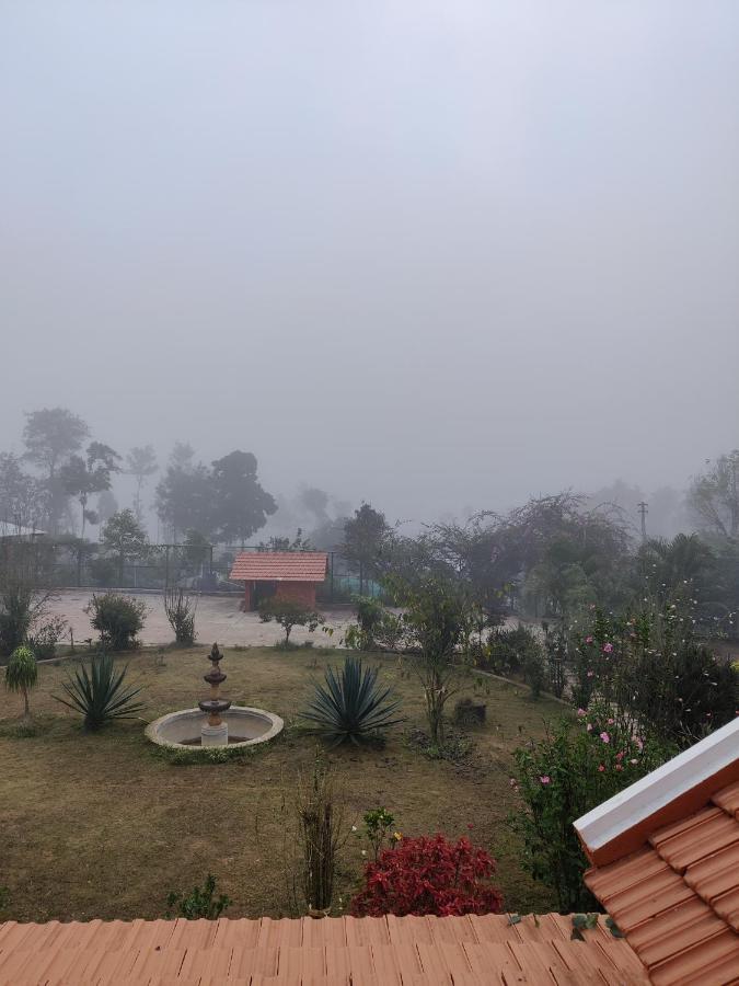 Robin Woods Homestay Sakleshpur Bagian luar foto