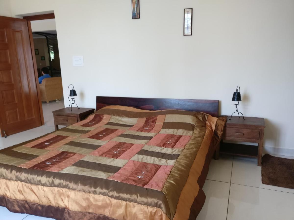 Robin Woods Homestay Sakleshpur Bagian luar foto